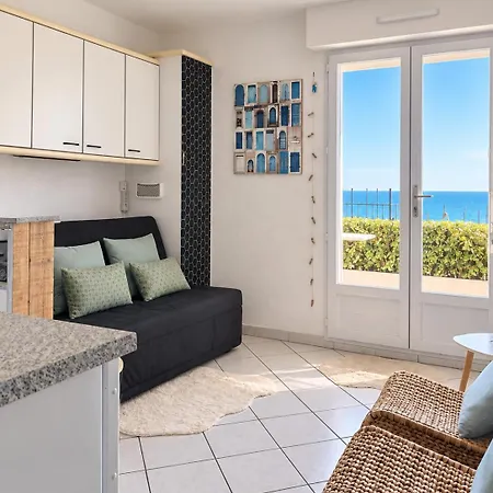 Vue 4 Personnes D Oionne Appartement